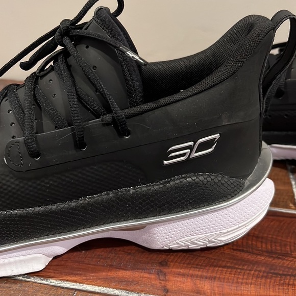 ⭐️ Under Armour UA Team Curry 7 Basketball Sneakers Black White Size 12 - Picture 6 of 9